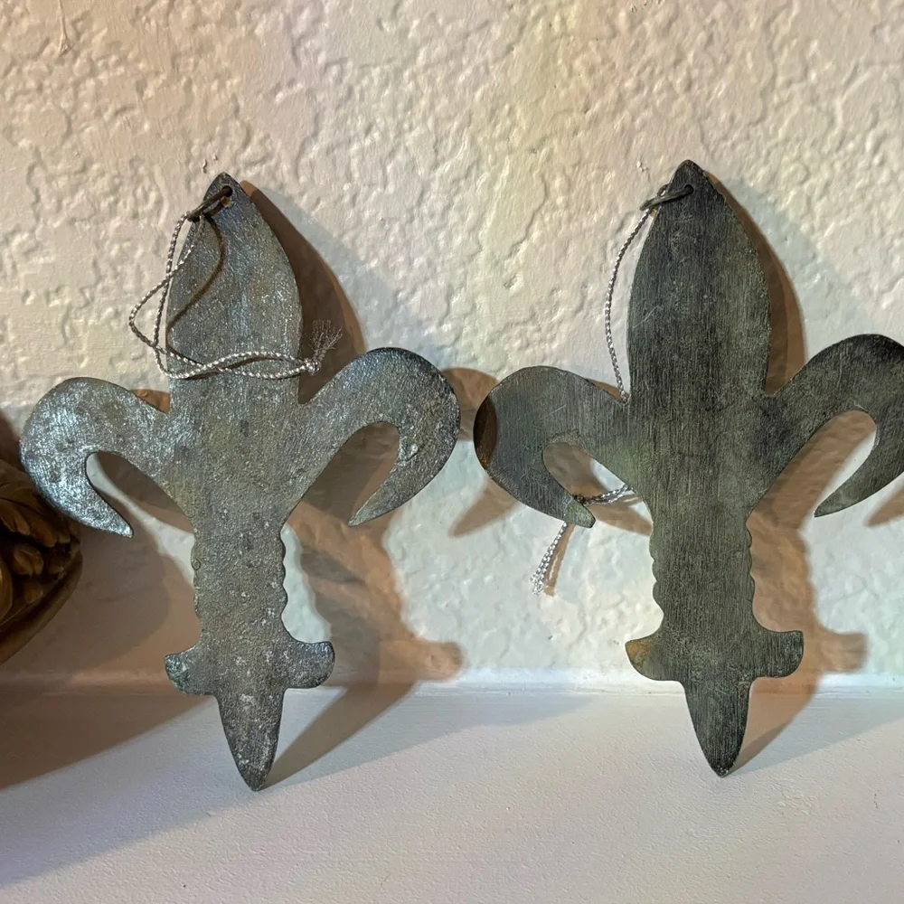 Elegant Fleur-de-Lis Ornaments or Wall Decor (Set Of Two)